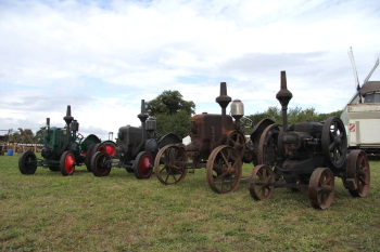 Pressdrescher Buschhoff Dreaschkasten Dreschkasten "Pressdrescher mit Ferneinleger" Firma Buschhoff von 1955 auf dem Ostsee Traktorentreffen in Krokau