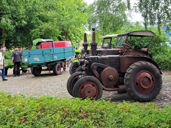 Lanz Bulldog und Buschhacker